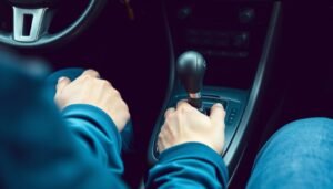 تعليم قيادة السيارات المانيوال الكويت